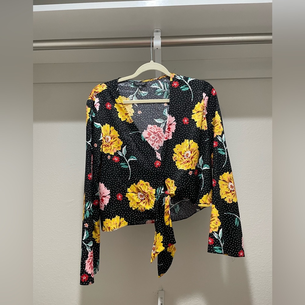 TOP SHOP NWOT floral blouse